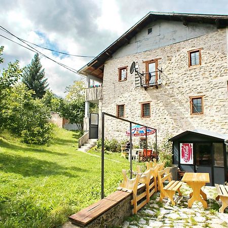 Yeti Guest House Mavrovo Ngoại thất bức ảnh
