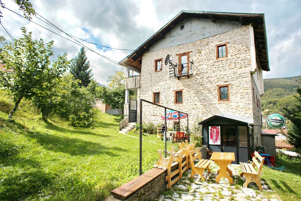 Yeti Guest House Mavrovo Ngoại thất bức ảnh