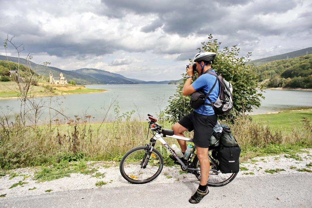 Yeti Guest House Mavrovo Ngoại thất bức ảnh