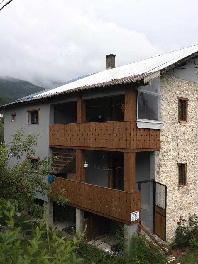 Yeti Guest House Mavrovo Ngoại thất bức ảnh