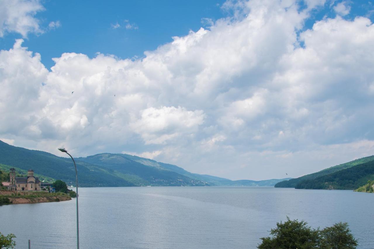 Yeti Guest House Mavrovo Ngoại thất bức ảnh