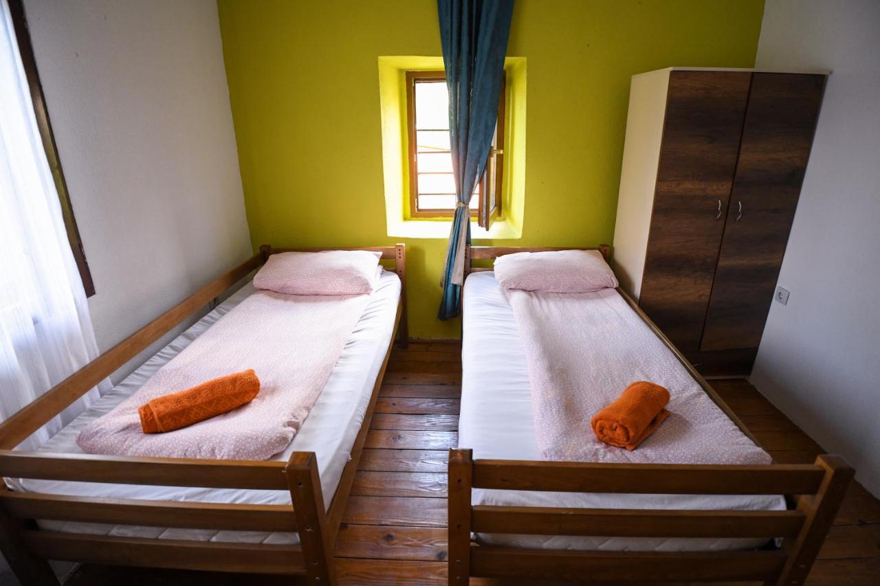 Yeti Guest House Mavrovo Ngoại thất bức ảnh