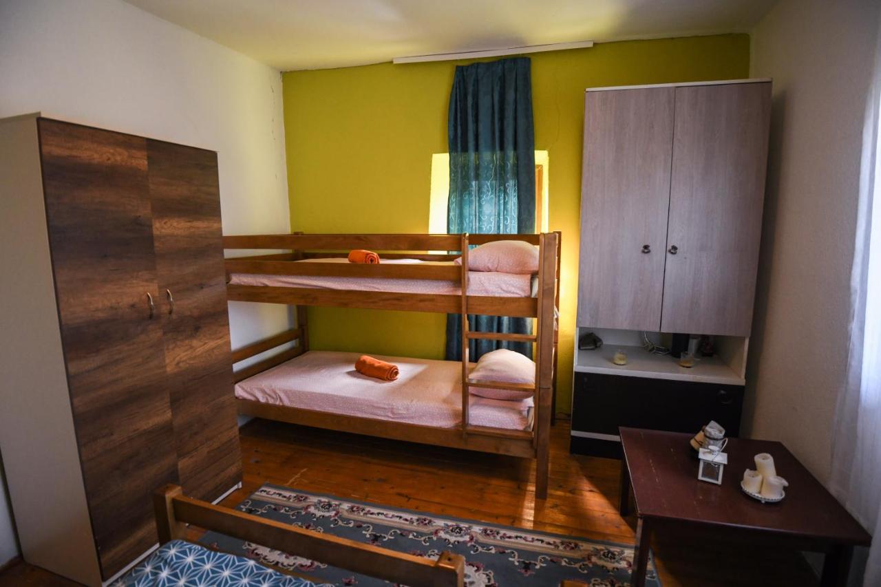 Yeti Guest House Mavrovo Ngoại thất bức ảnh
